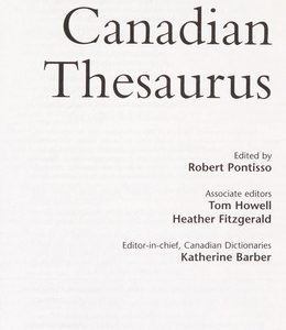 Paperback Oxford Canadian Thesaurus